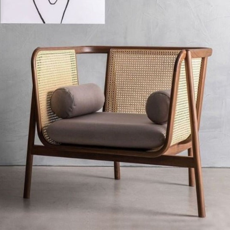 كرسي خشب بتصميم معاصر